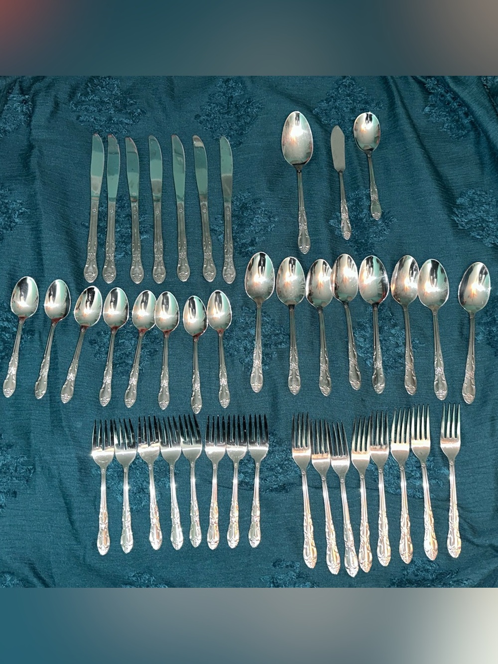OneidaCraft Silver Tone 42 pc Floral-Handled Flatware Set (Preowned)